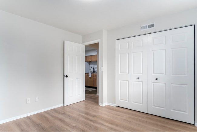 Building Photo - 2721 Madelyn Dr SW