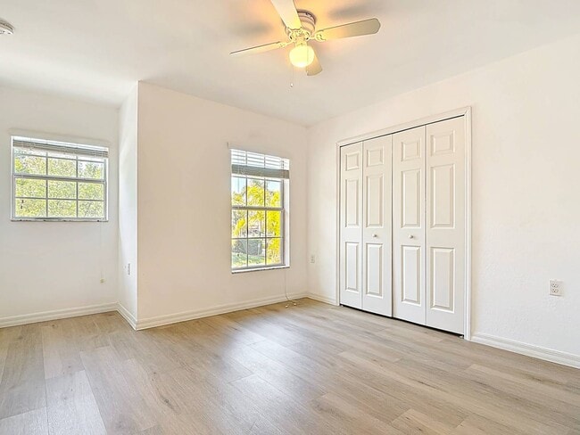 Building Photo - 9101 Gervais Cir