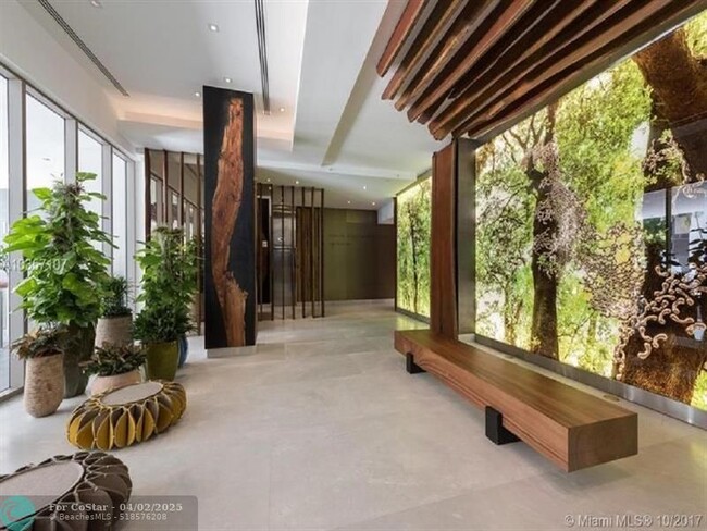 Building Photo - 1010 Brickell Ave