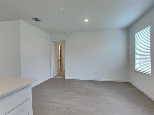 Building Photo - 1620 Parlier St