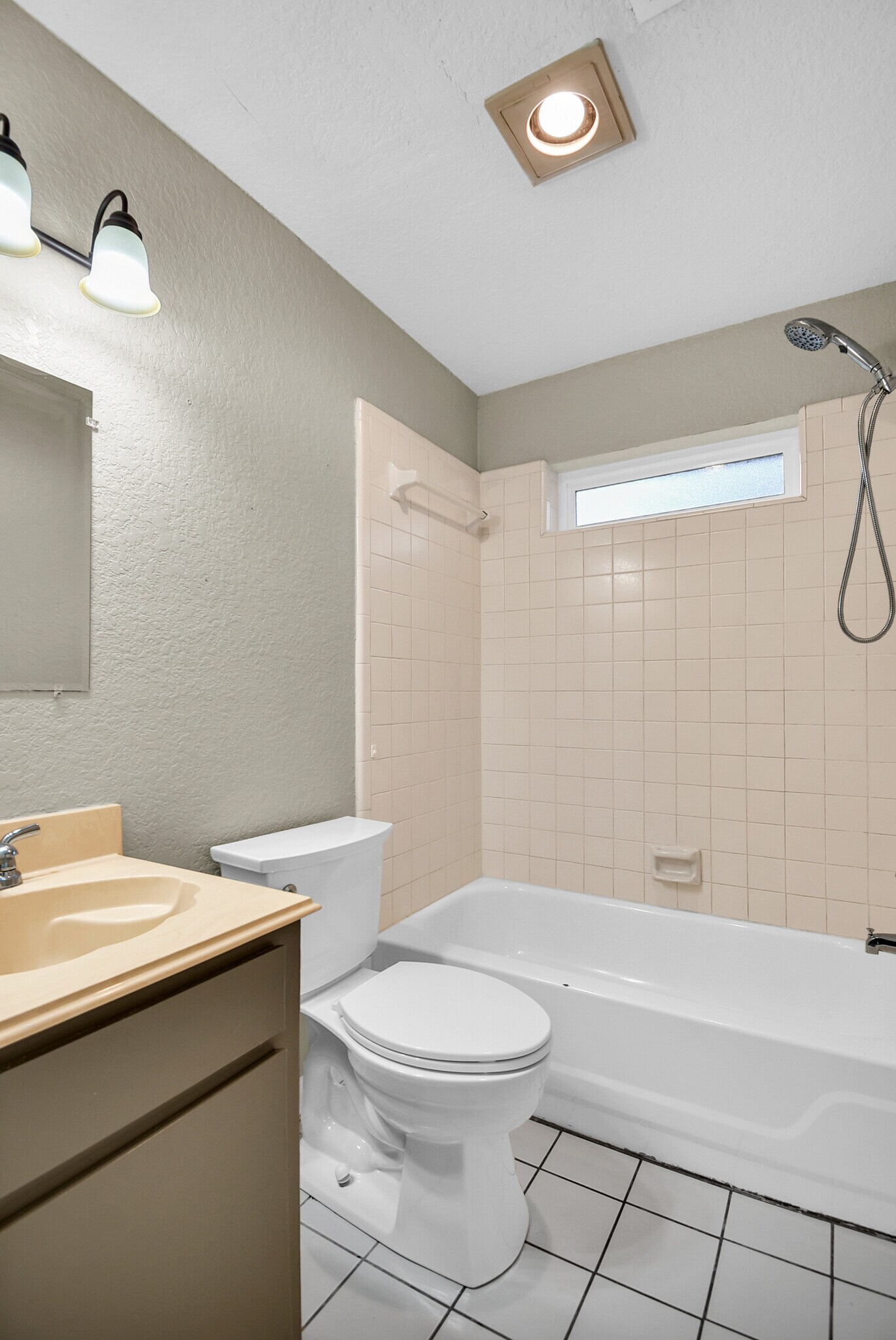 Building Photo - 1236 Sagebrush St