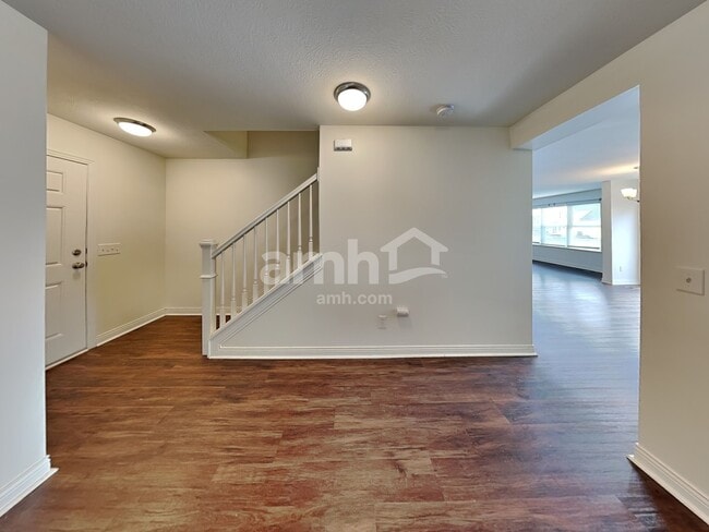 Building Photo - 1557 Pheasant Run Dr