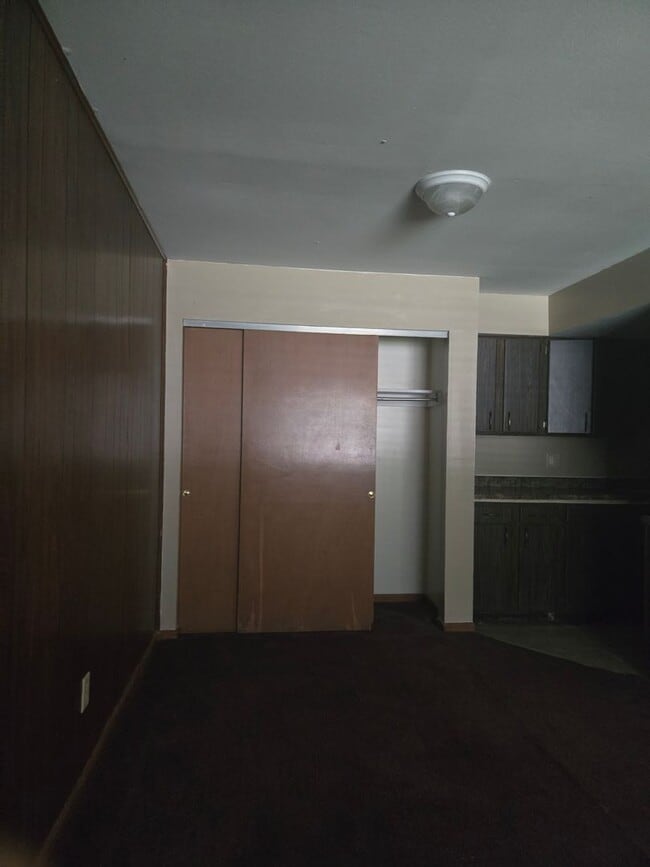 Building Photo - 4843-4865 NORTHCLIFF