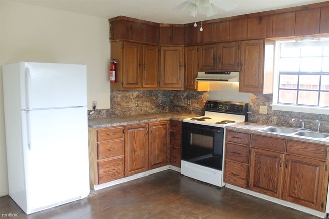 Building Photo - 2 br, 1.5 bath 4plex - 635 Esplanade St Apt 4
