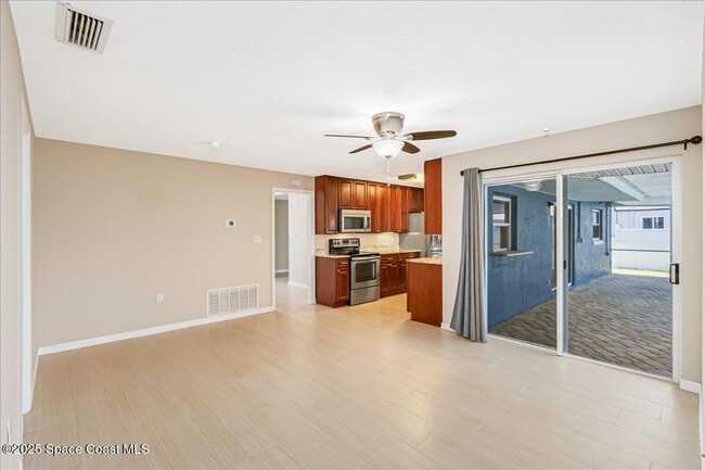 Building Photo - 436 Thrush Dr