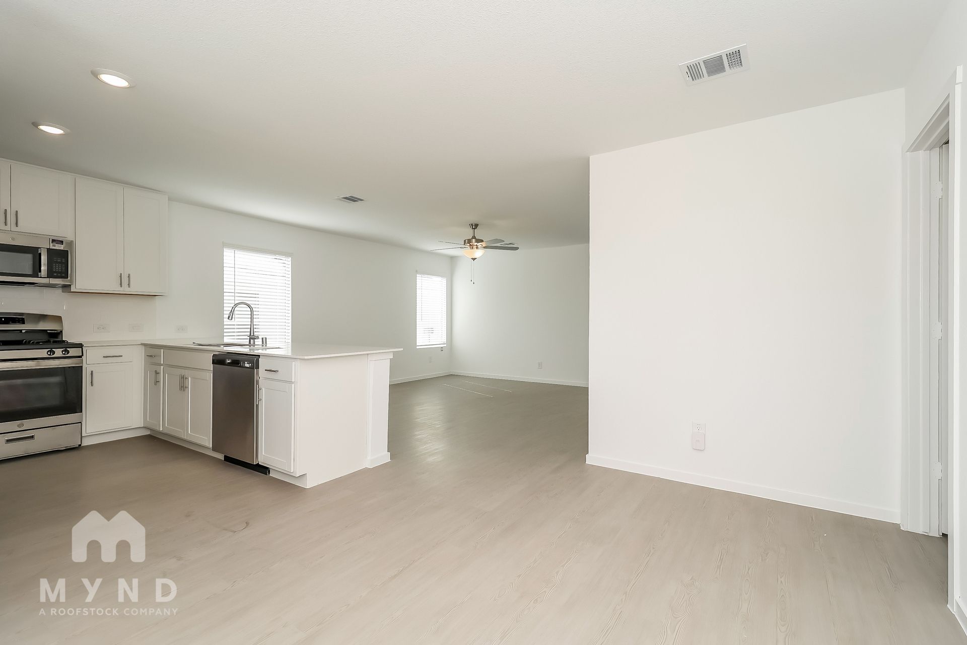 Building Photo - 2753 Ctr Crk Ln