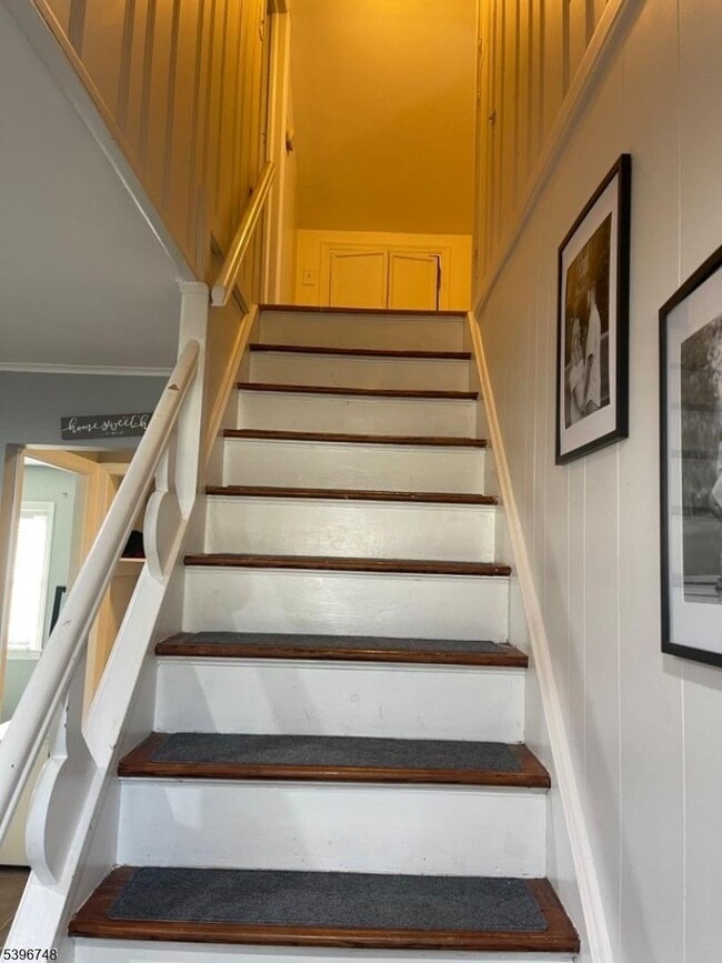 Building Photo - 16 Brookside Ave