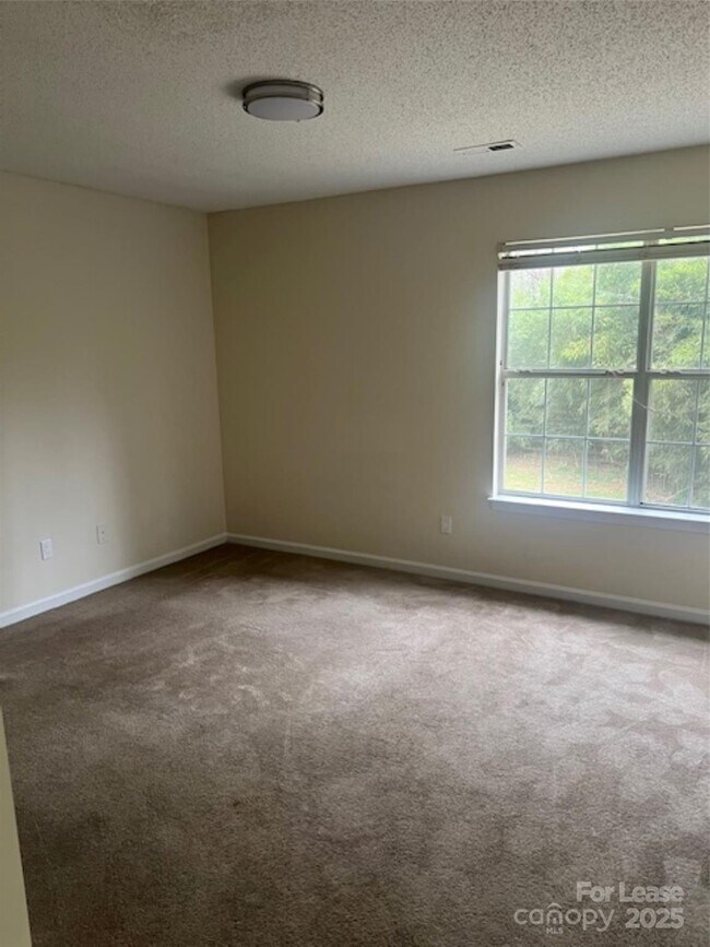 Building Photo - 437 Cedarcroft Dr