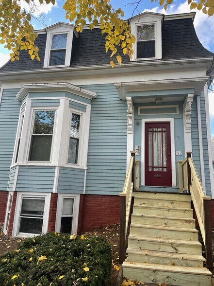 Building Photo - 9 Moore St