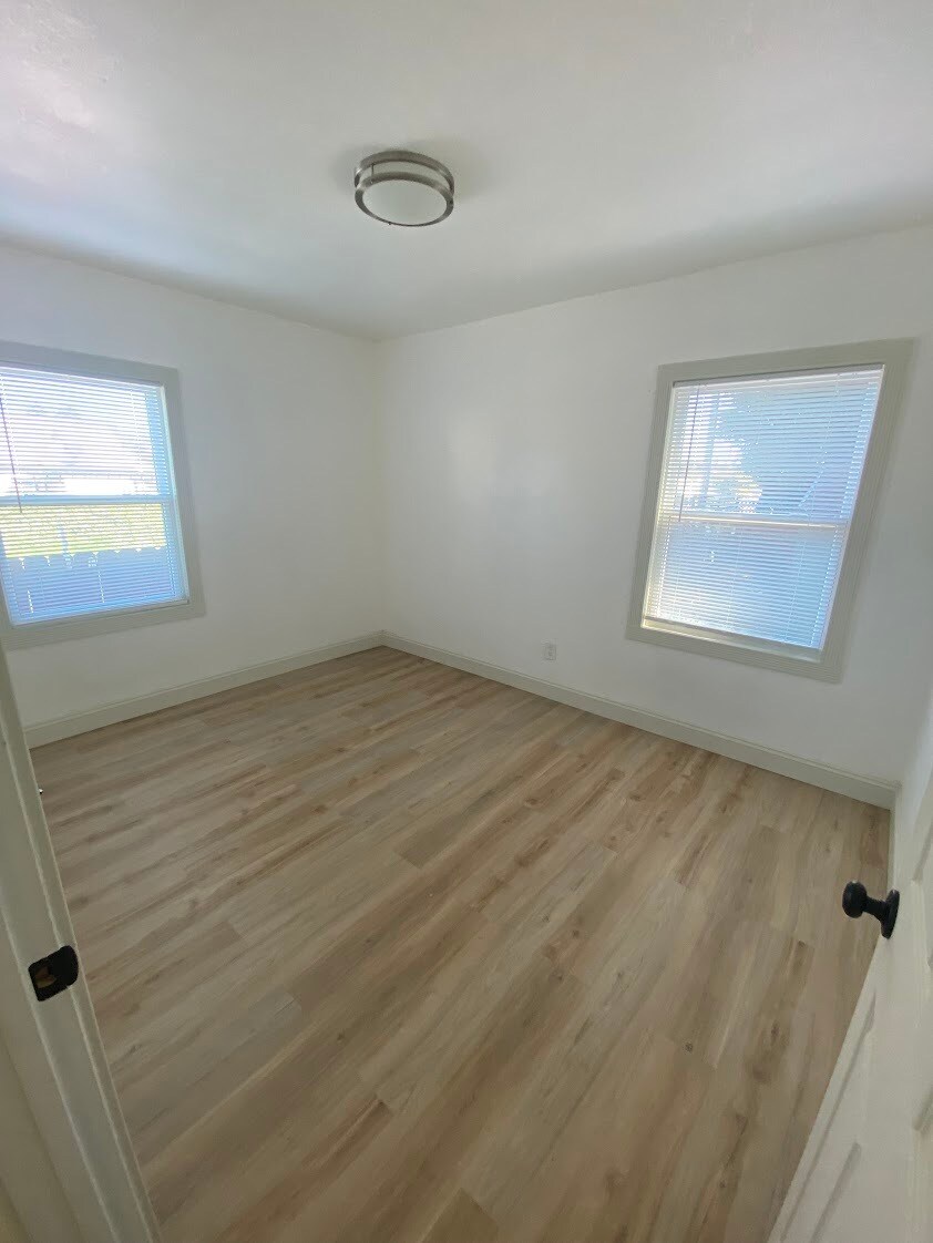 Building Photo - 1930 Marin St