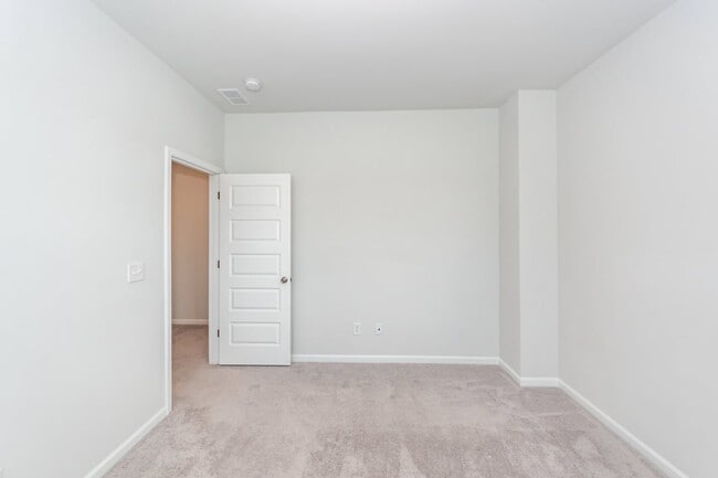 Building Photo - 214 Narrowleaf Ave