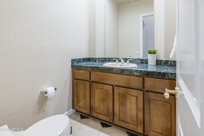 Building Photo - 7369 E Del Acero Dr