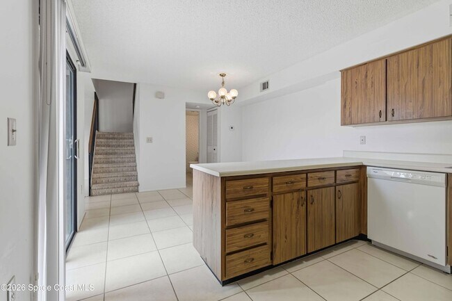 Building Photo - 1020 Abada Ct NE