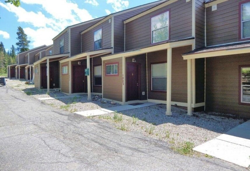 Building Photo - 412 S Ridge St