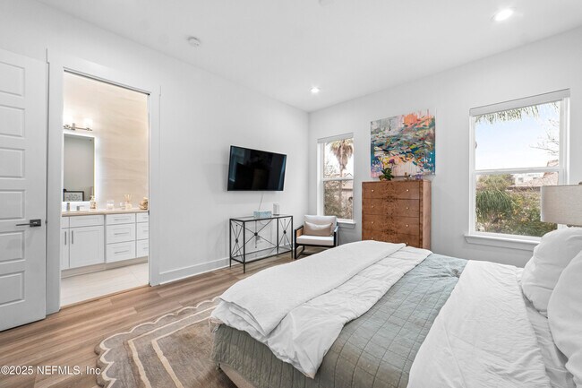 Building Photo - 2107 Gordon Ave