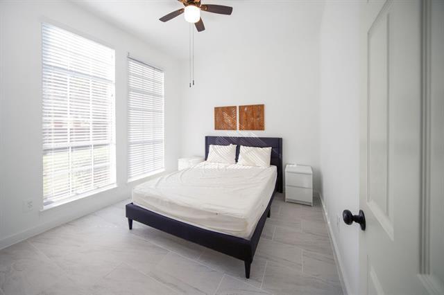 Building Photo - 5205 Panama Dr