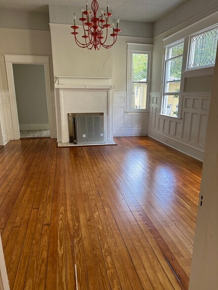 Building Photo - 114 S 5th Ave