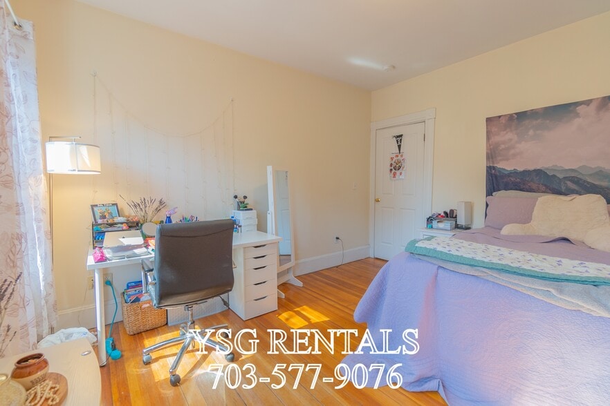 Building Photo - 102 Cypress St