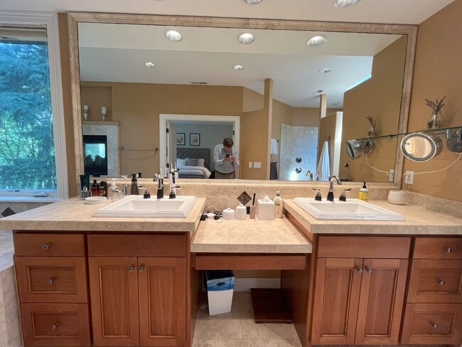 Building Photo - Forest-View Luxury Home with 5 Bedrooms, Luxury Primary Suite & Gourmet Kitchen