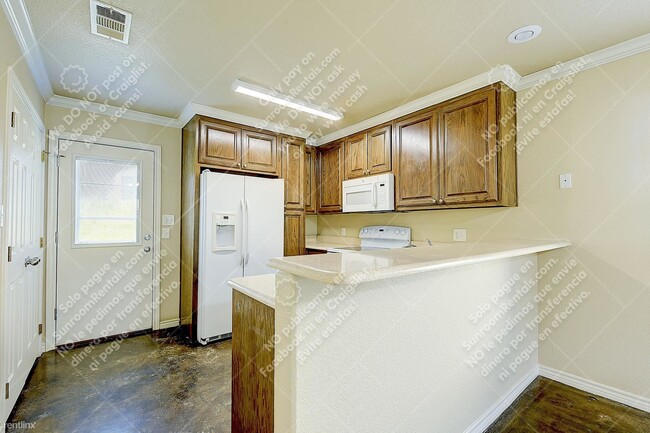 Building Photo - 2 br, 1 bath Triplex - 756 Rocky Ridge Flts