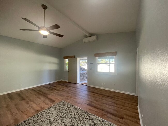 Building Photo - SINGLE LEVEL ONE BEDROOM DUPLEX UNIT IN KAILUA