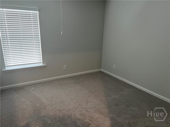 Building Photo - 109 Binscombe Ln
