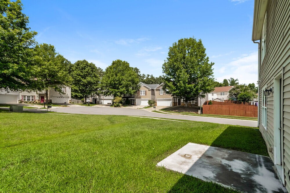 Building Photo - 7029 Maple Park Ln