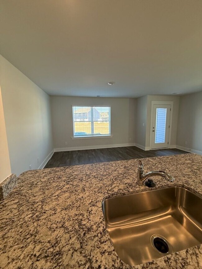 Building Photo - Be the first to Live in This Brand-New Townhome!