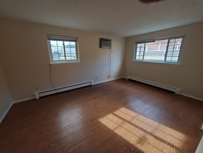 Building Photo - 526 30th Ave