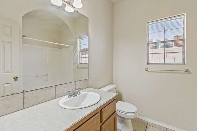 Building Photo - Conveniently Located 4 Bedroom 2 Bath Home