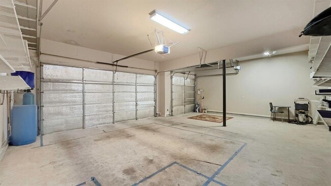 Building Photo - 2612 Zambia Dr