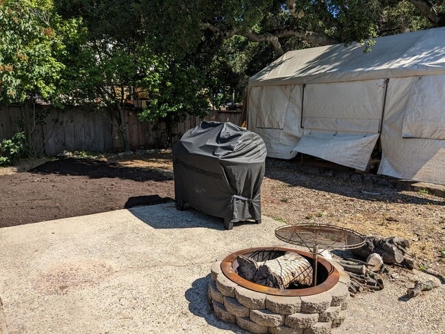 Building Photo - Cozy Carmel Valley Village House Fully Furnished