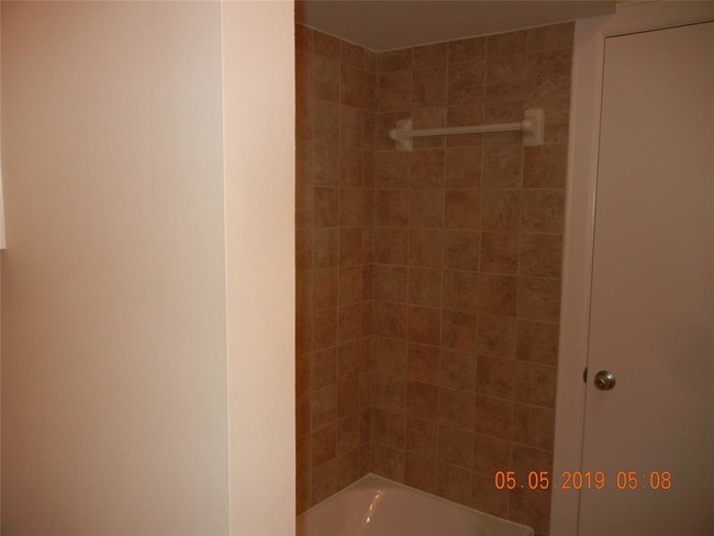 Building Photo - 11520 Main Elm Dr