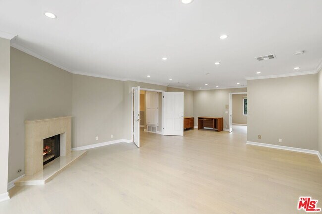 Building Photo - 4055 Nogales Dr