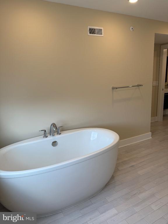 Building Photo - 1651 E Eyre St