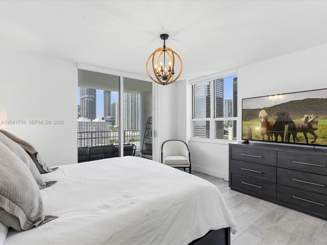 Building Photo - 701 Brickell Key Blvd