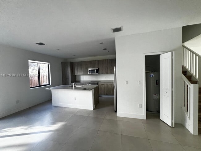 Building Photo - 13644 SW 157th Ct