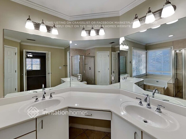 Building Photo - 915 Laurel Crest Dr