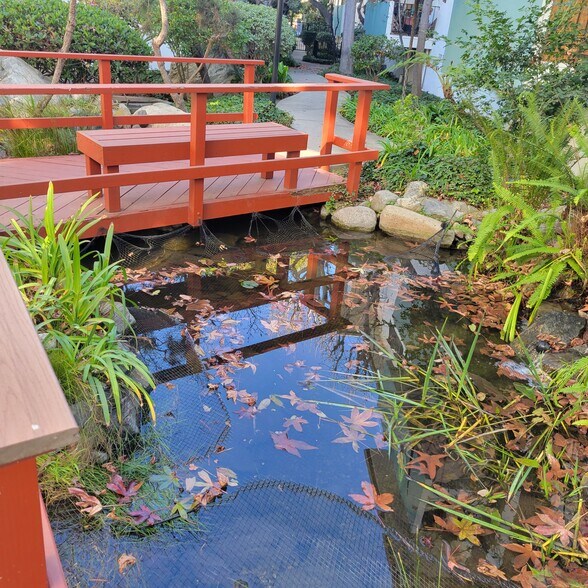 Building Photo - 5000 S Centinela Ave