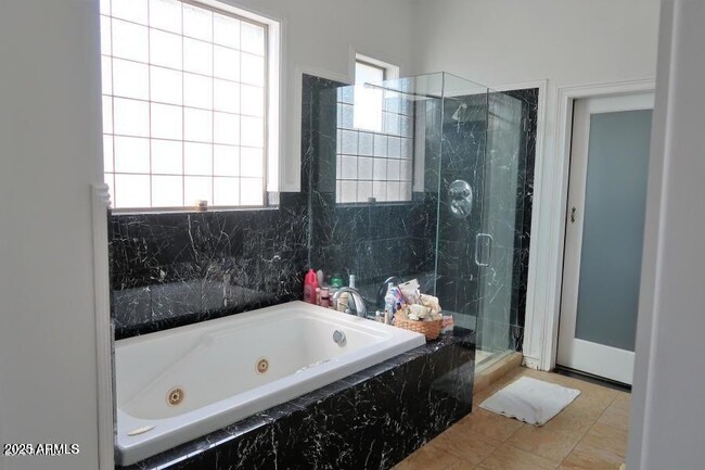 Building Photo - 6823 N 14th St