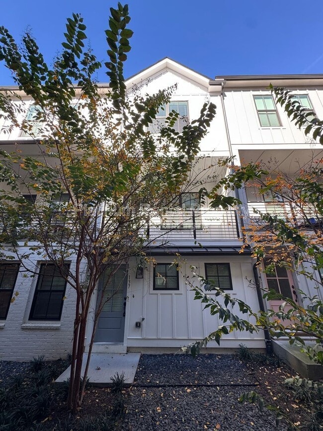 Building Photo - 137 Pacer Pl