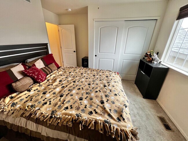 Building Photo - Spacious 4 Bed, 2 1/2 Bath House in Berthoud!