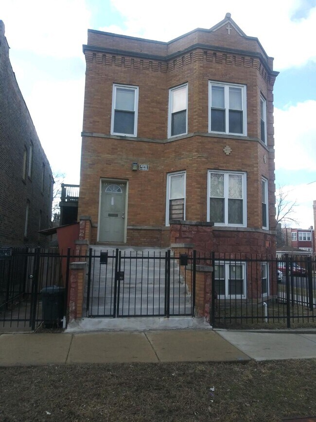 4957 W Huron St 4957 W Huron St Chicago IL 60644 Apartment Finder