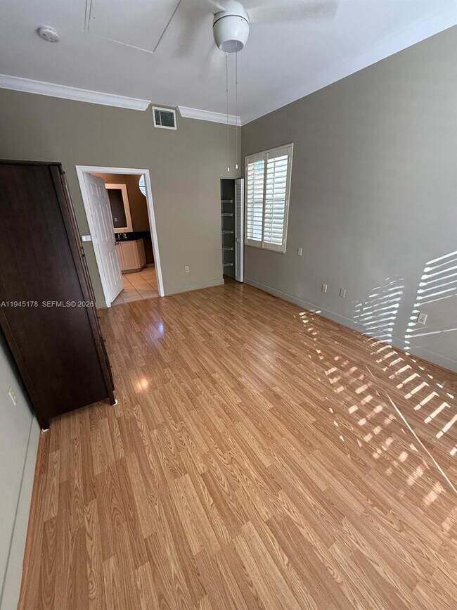 Building Photo - 6598 W Sample Rd