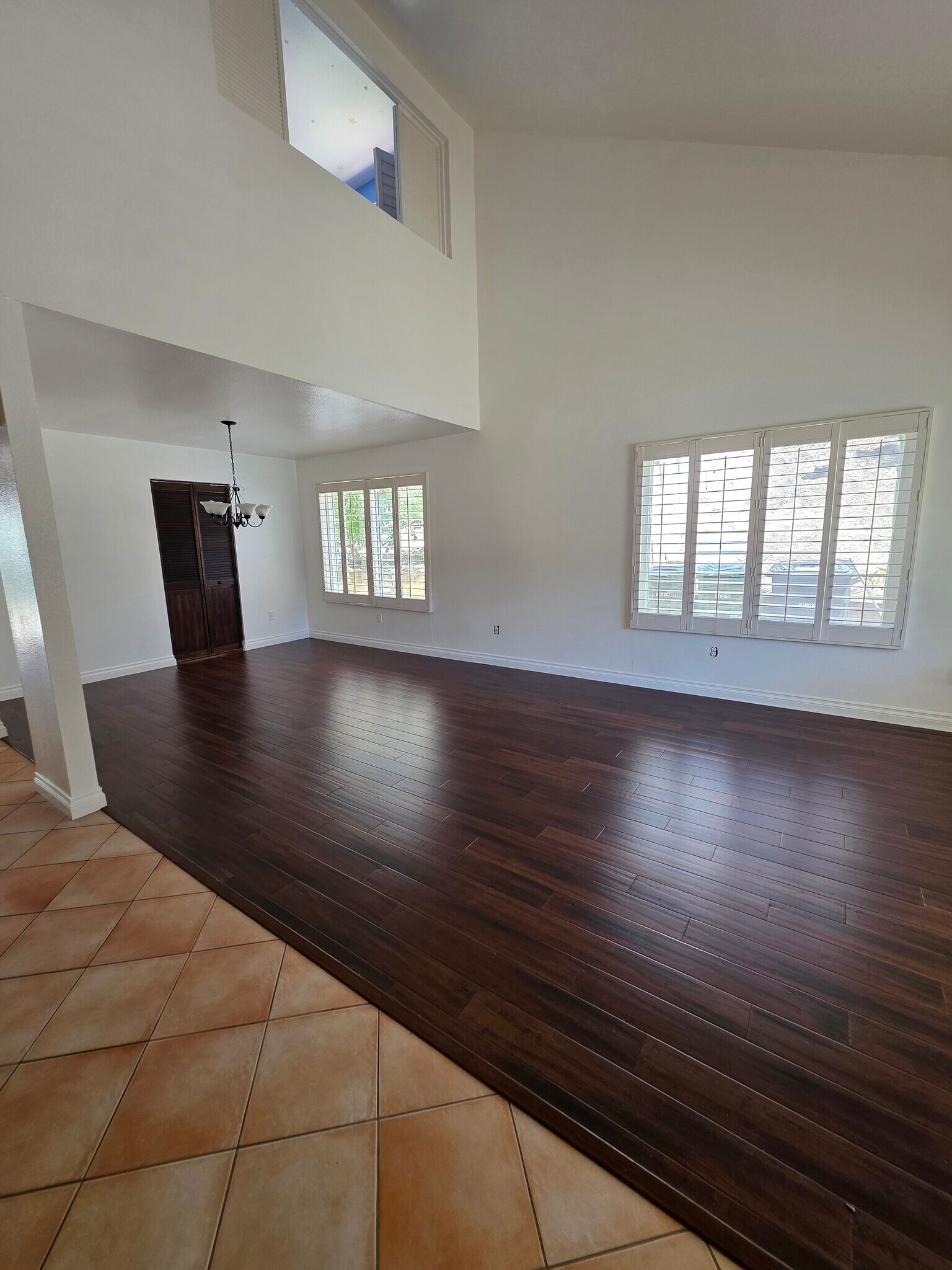 Building Photo - 461 Ridgeview Ct