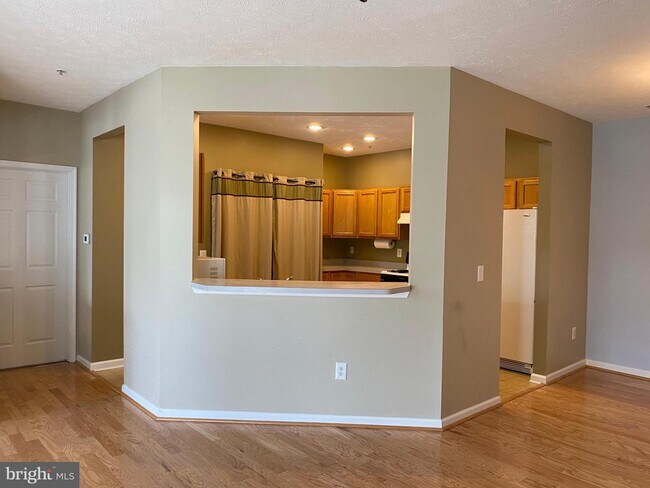 Building Photo - 2507 Amber Orchard Ct W