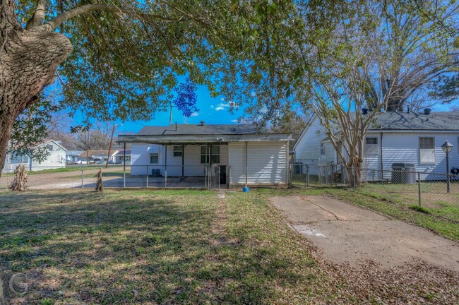 Building Photo - Bossier - 3 Bed 1 Bath - Housing Vouchers ...