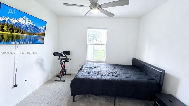 Building Photo - 2402 SE Gillette Ave