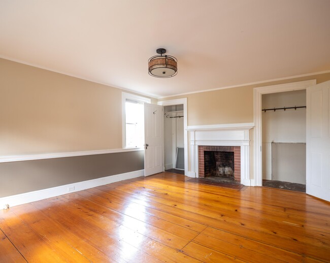 Building Photo - 37 Main Rd N