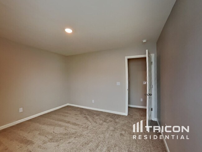 Building Photo - 44 Ashley Oaks Court